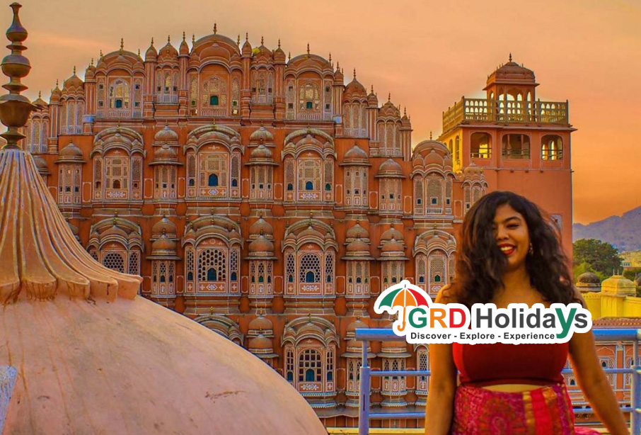 a girl front of hawa mahal